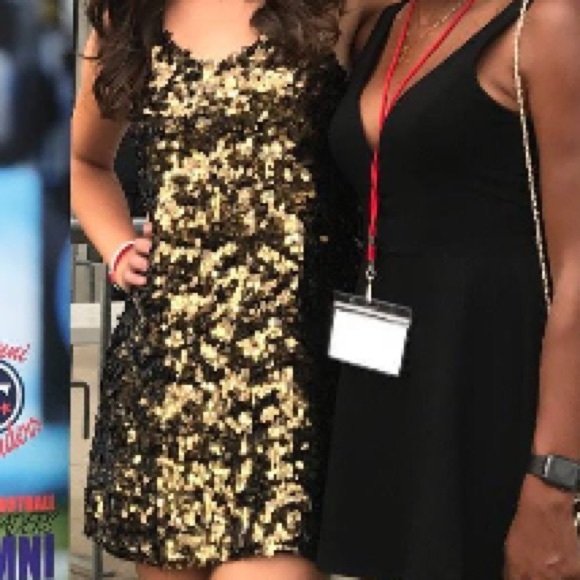 Dress - Picture 3 of 7